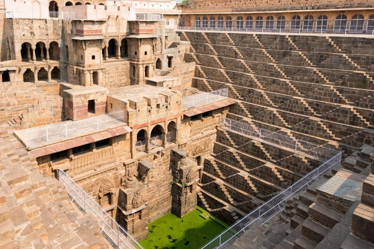 From New Delhi: Agra and Jaipur Tour with Transfers From Delhi: Mughal & Rajput Culture Journey with Entry Fees