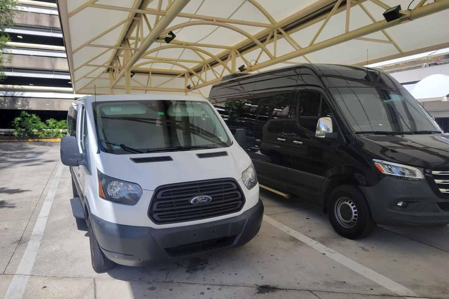 Orlando: Universal Studios Shuttle Service - One way Bus