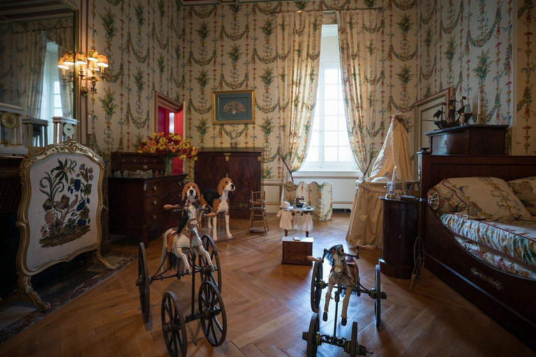 巴黎专属之旅：香波堡城堡高尔夫球车+纪念品小型货车（最多可载6人）