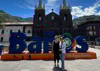 Banos Tour -Treehouse en Devils Cauldron Waterfall - Housity