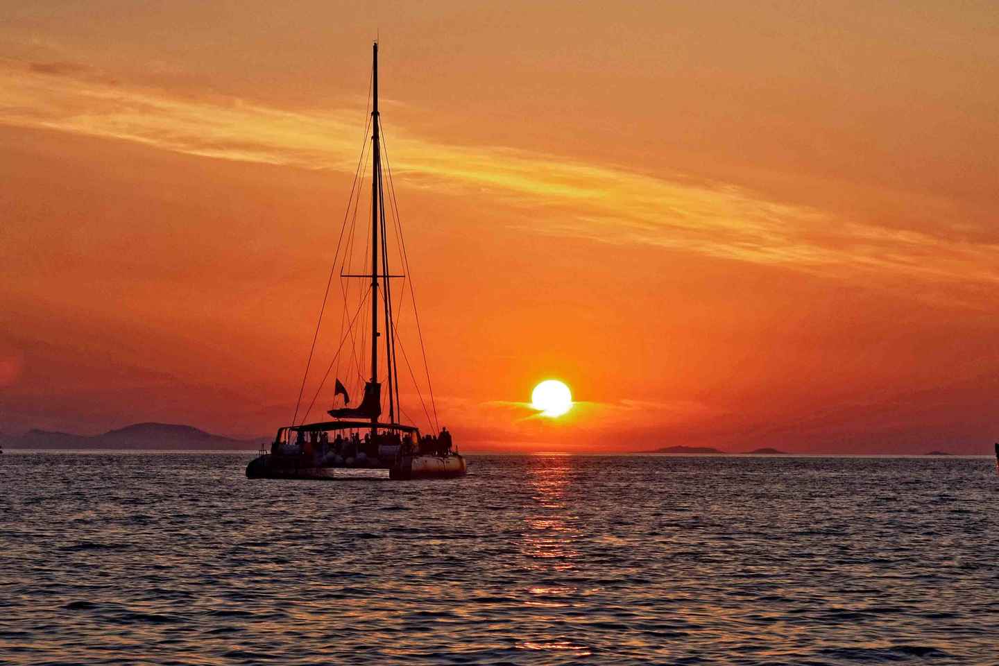 Santorini: Cruise Catamaran with BBQ & Drinks Day or Sunset