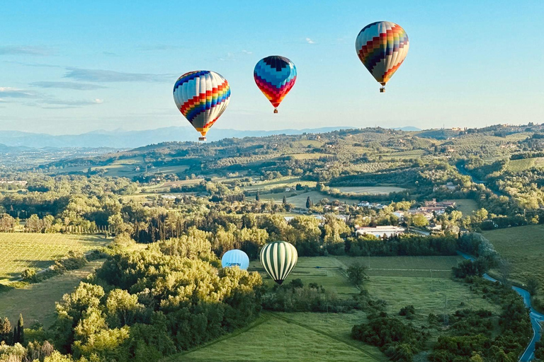رحلة منطاد الهواء الساخن في توسكانا من منطقة شيانتيرحلة منطاد الهواء الساخن في توسكانا من شيانتي + 