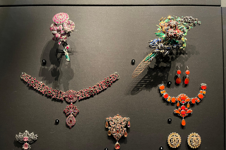 London: Victoria and Albert Museum Guided Tour