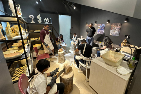 Nairobi: Entry Ticket to Egware Museum With Sculpting Class Entry Ticket and Sculpting Class