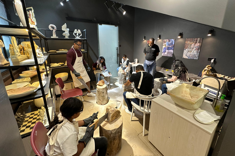 Nairobi: Entry Ticket to Egware Museum With Sculpting Class Entry Ticket and Sculpting Class