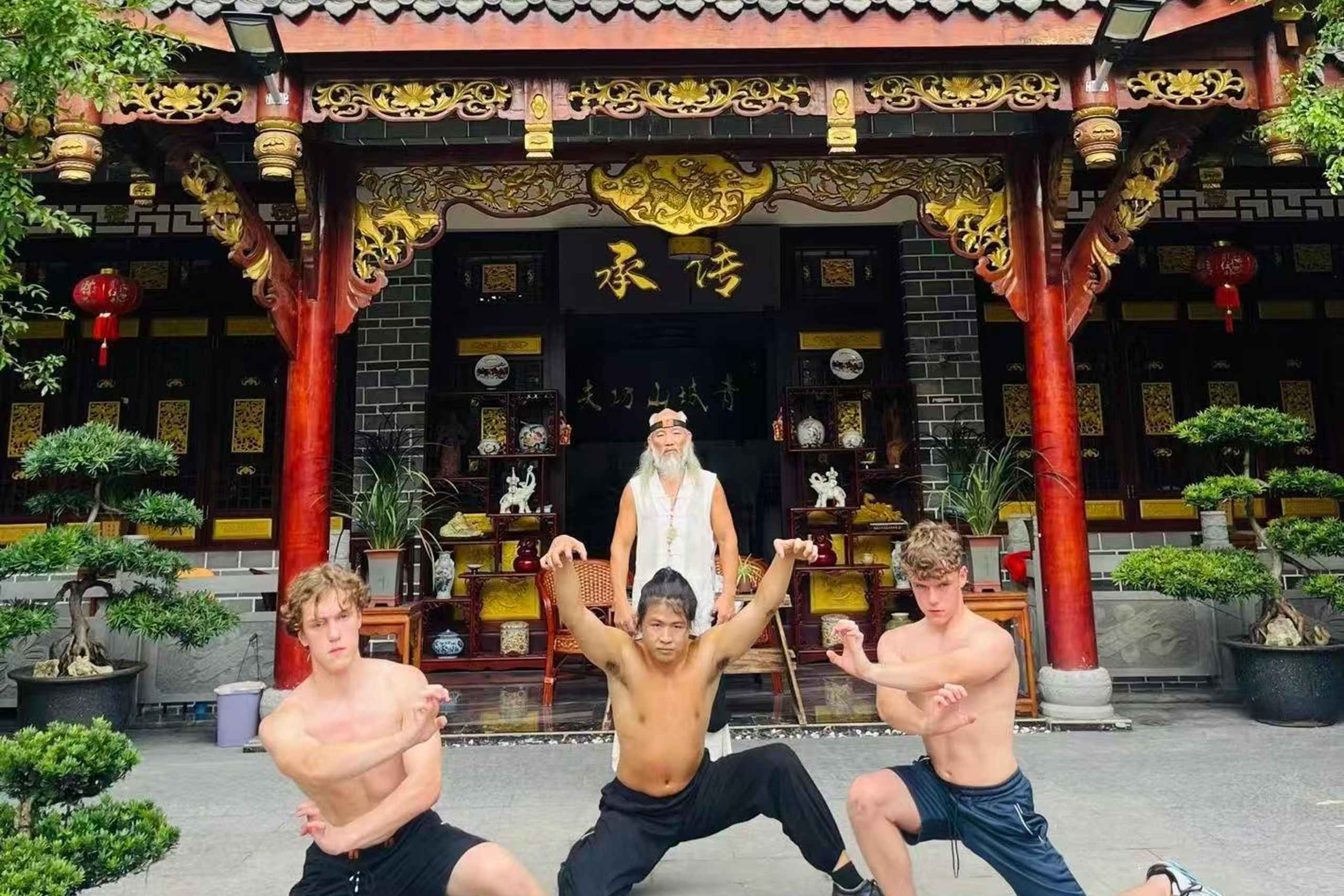 LINE旅遊：旅遊行程規劃一站完成, 預訂住宿機票再拿折扣優惠