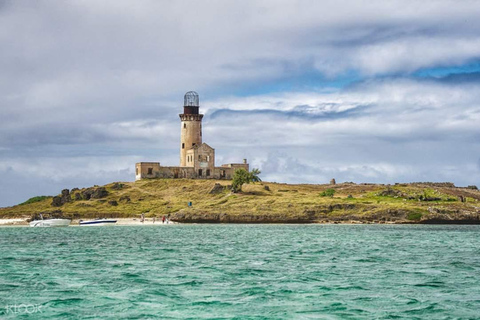 Ile aux Cerfs Speedboat Trip with Pickup and BBQ Lunch