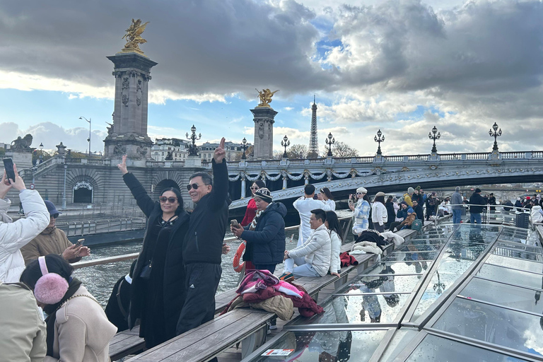 Paris: 1-Hour Seine Cruise departing from the Eiffel Tower