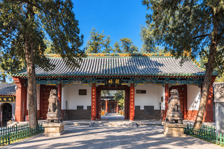 From Zhengzhou: Longmen Grottoes & Guanlin Day Trip Transfer, Entrance Ticket & Chinese-Speaking Guide