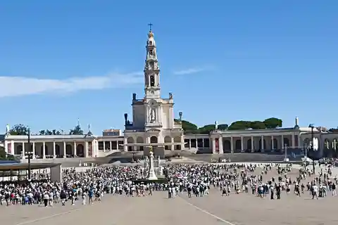 Tour privato di Fátima: Fátima- Nazaré- Óbidos