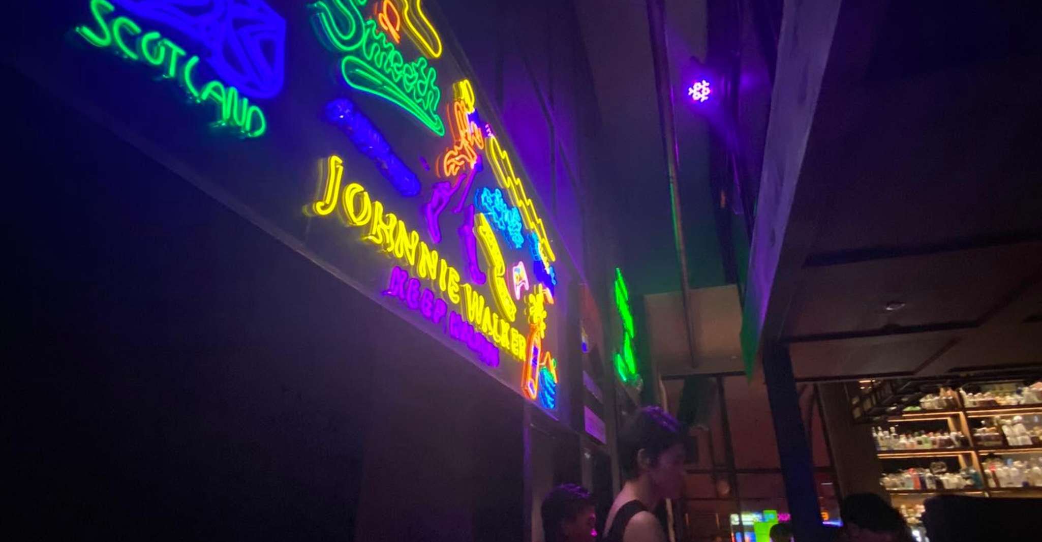 Makati, Bar Hopping - Hizvo