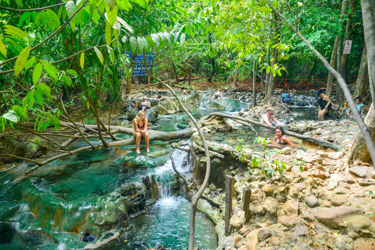 Fuga particular de Krabi: Piscina Esmeralda, Fontes Termais e Caverna do TigreVan particular