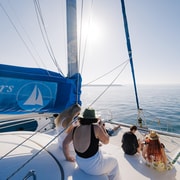 Brisbane: Half-Day Moreton Bay Sailing Cruise with Antipasto