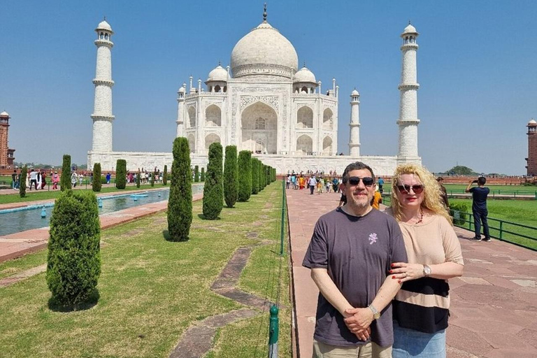 Delhi: Premiere Day Taj Mahal and Fatehpur Sikri Tour by Car