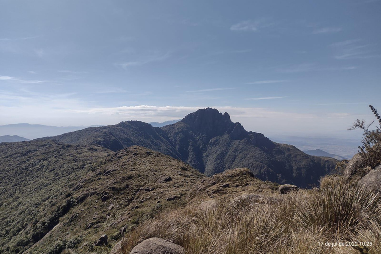 Piquete-MG/Marins Itaguaré Crossing: The most technical trekking in Brazil Piquete-MG/Travessia Marins Itaguaré: The most technical trekking in Brazil