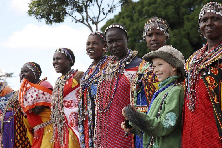 TOUR GIORNALIERO DI ESPERIENZA CULTURALE NEI VILLAGGI MASAI.TOUR DI UN GIORNO DELL&#039;ESPERIENZA CULTURALE DEL VILLAGGIO MASAI.