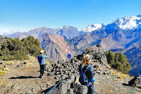 De Marrakech: Caminhada de um dia no Tedli Summit Atlas Mountains