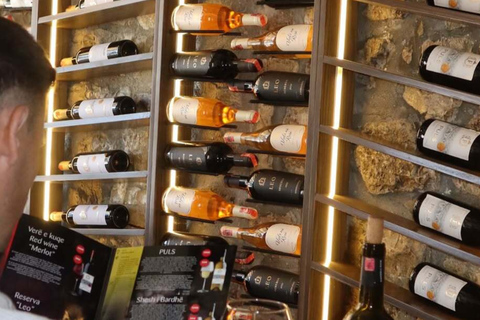 Berat: Guided Walking Tour with Food and Wine Tasting