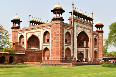 From Delhi: Taj Mahal, Agra Fort & Baby Taj day trip by car All-Inclusive Tour: Car, Guide, Tickets & 5-star Meal
