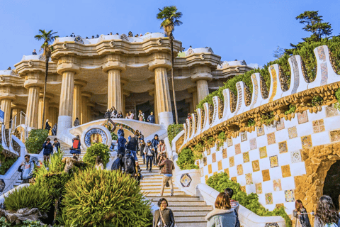 Barcelona: Park Guell Guided Tour with Skip The Line Entry