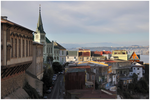 Valparaíso: Historical Walking Tour with Local Guide