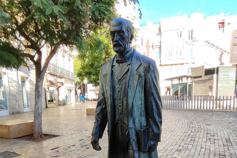 History and Hidden Corners Essential | Spanish Walking Tour Visita el corazón de la ciudad de Almería