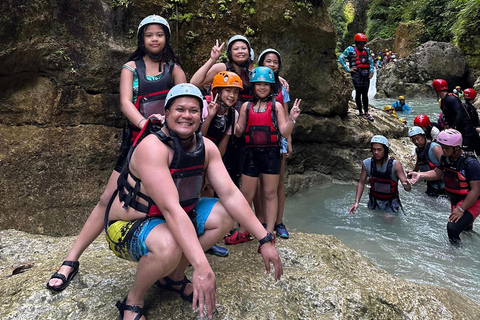 Cebú: aventura de barranquismo en las cataratas de Kawasan con traslados