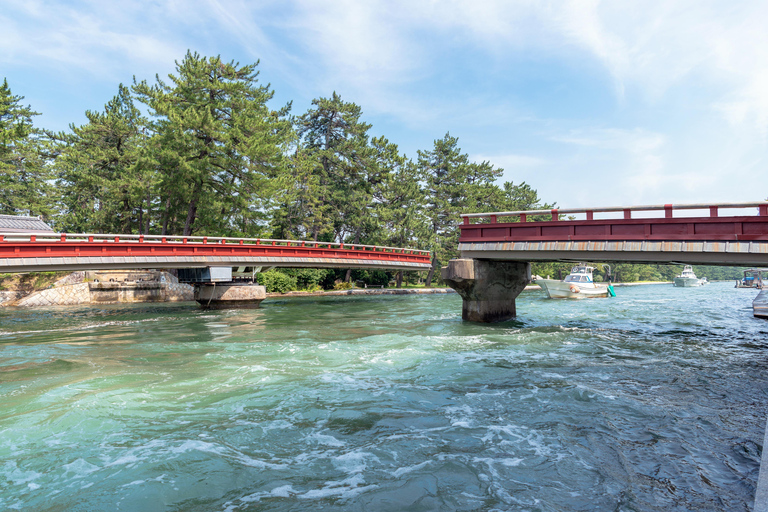 Osaka : Kyoto en bord de mer avec Amanohashidate et Ine no FunayaExcursion en groupe à Kyoto By The Sea, rendez-vous à Tsurutontan Soemoncho