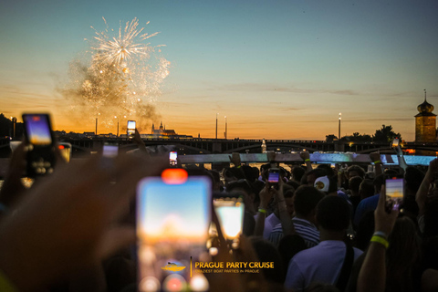 Prague Booze Cruise: Sunset, DJs & Epic Club