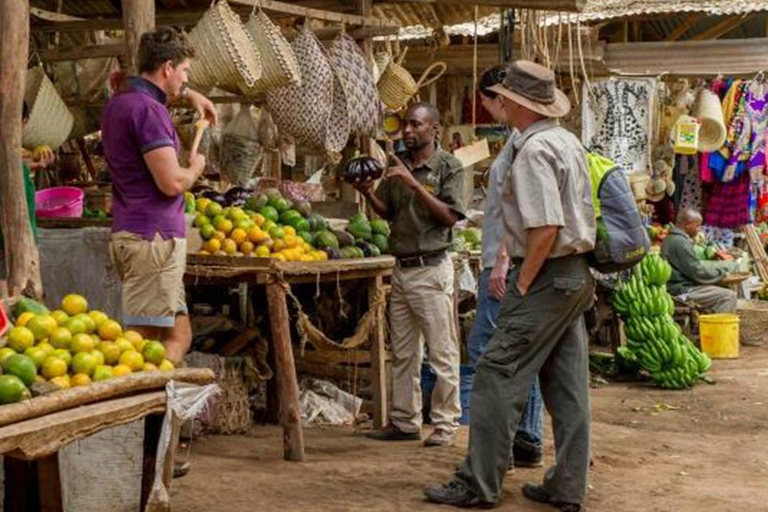 Mto wa Mbu Tuk-Tuk Tagestour mit Dorfbesichtigung