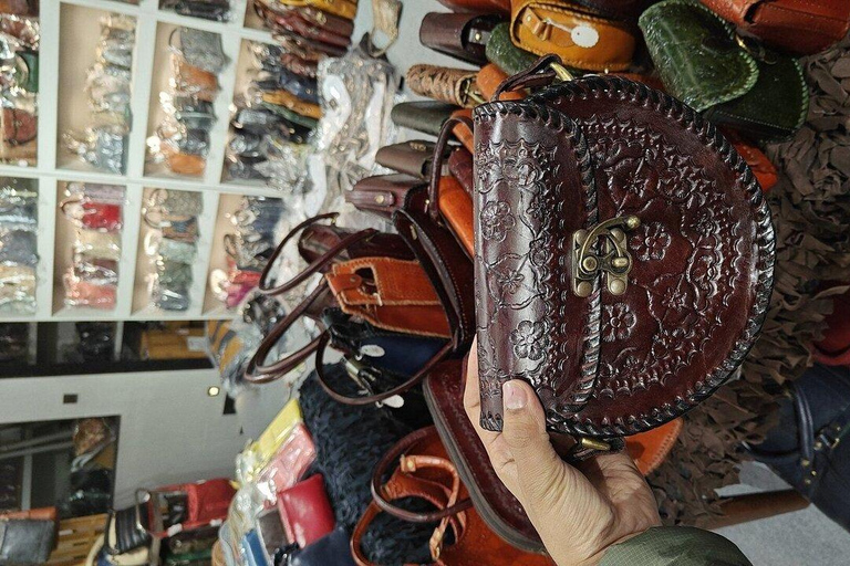 Exclusive Agra Leather & jewellery Boutique Tour Agra: Famous Leather Workshop Tour