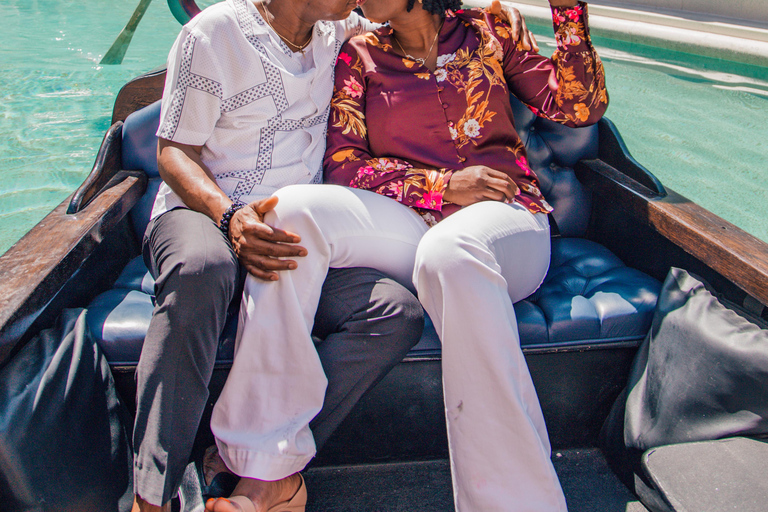 Private Vacation Photoshoot with Photographer in Las Vegas 1 HOUR MORNING SESSION LAS VEGAS