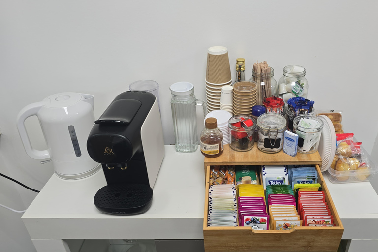 Liverpool: Sewing Machine Workshop with Tea and Cake