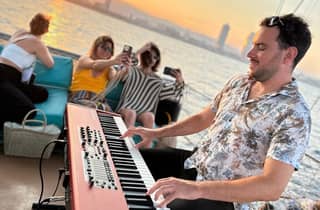 Barcelona: Segeltörn bei Sonnenuntergang mit Live-Musik