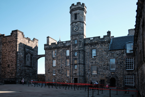 Edinburgh: Castle Guided Tour & Holyrood Palace Ticket