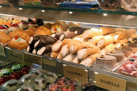 مدينة نيويورك: تناول 4 أطعمة من نيويورك وشاهد 30 جولة سيرًا على الأقدامتناول 4 أطعمة من نيويورك وشاهد