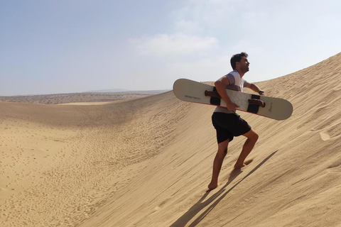 Van Agadir of Taghazout: Sandboarden in AgadirVanuit Agadir: Sandboarden in Agadir