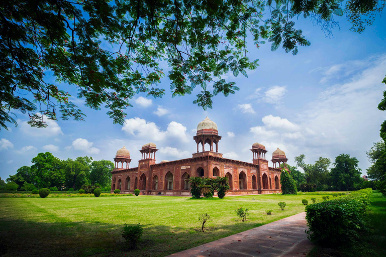 From Delhi: Taj Mahal, Agra Fort & Baby Taj Private Day Trip