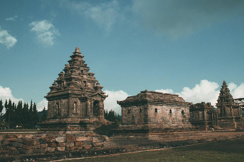 Yogyakarta: 5-Day Dieng Plateau Tour with Jeep Ride The Beauty of Yogyakarta and Dieng Plateau 5D4N Tour Package