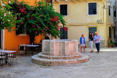 Corfu-stad: begeleide wandeltour en proeverijen van lokale gerechtenCorfu-stad: begeleide wandeling en proeverijen van lokale gerechten