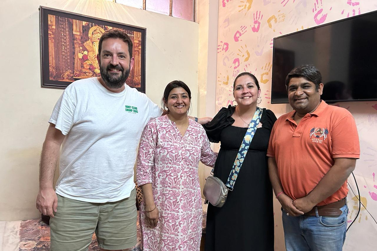 Jaipur: Traditionelles Abendessen mit der Familie inklusive Transfers