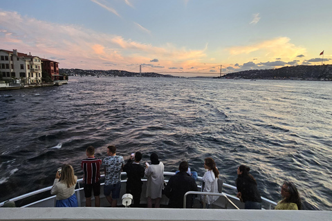 Istanbul Bosphorus: 3-Hour Day Cruise's with Asian Side Stop Bosphorus: 3-Hour Guided Cruise (Without Meal)