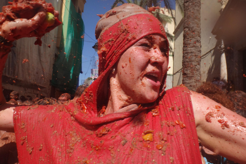 Madrid: : La Tomatina Day Trip to Buñol with Party Access