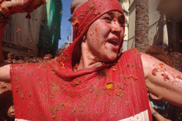 Madrid: : La Tomatina Day Trip to Buñol with Party Access