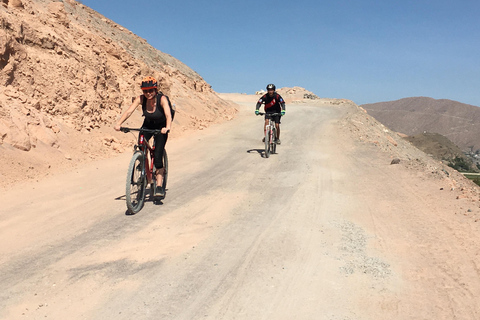 Congata Rover,3 timmars cykeltur i Arequipa