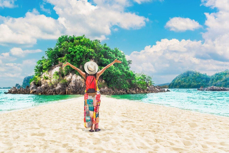 Krabi: 4 öar och grottor båttur med lunch4 öar tur med motorbåt