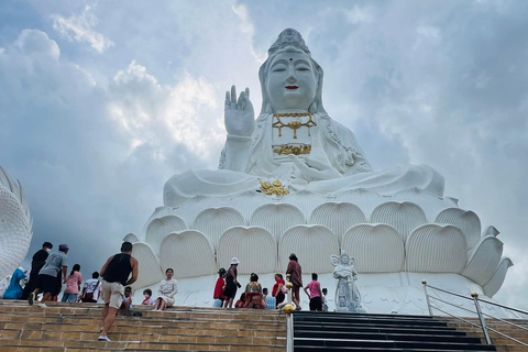 Chiang Mai: Chiang Rai-White-Blue-Big Buddha &amp; Lalitta Café[Privat] Chiang Rai-Weiß-Blau-Big Buddha &amp; Lalitta Café