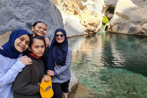 Muscat: Fanja, Wadi Qurai, and Sumail Castle Day Trip