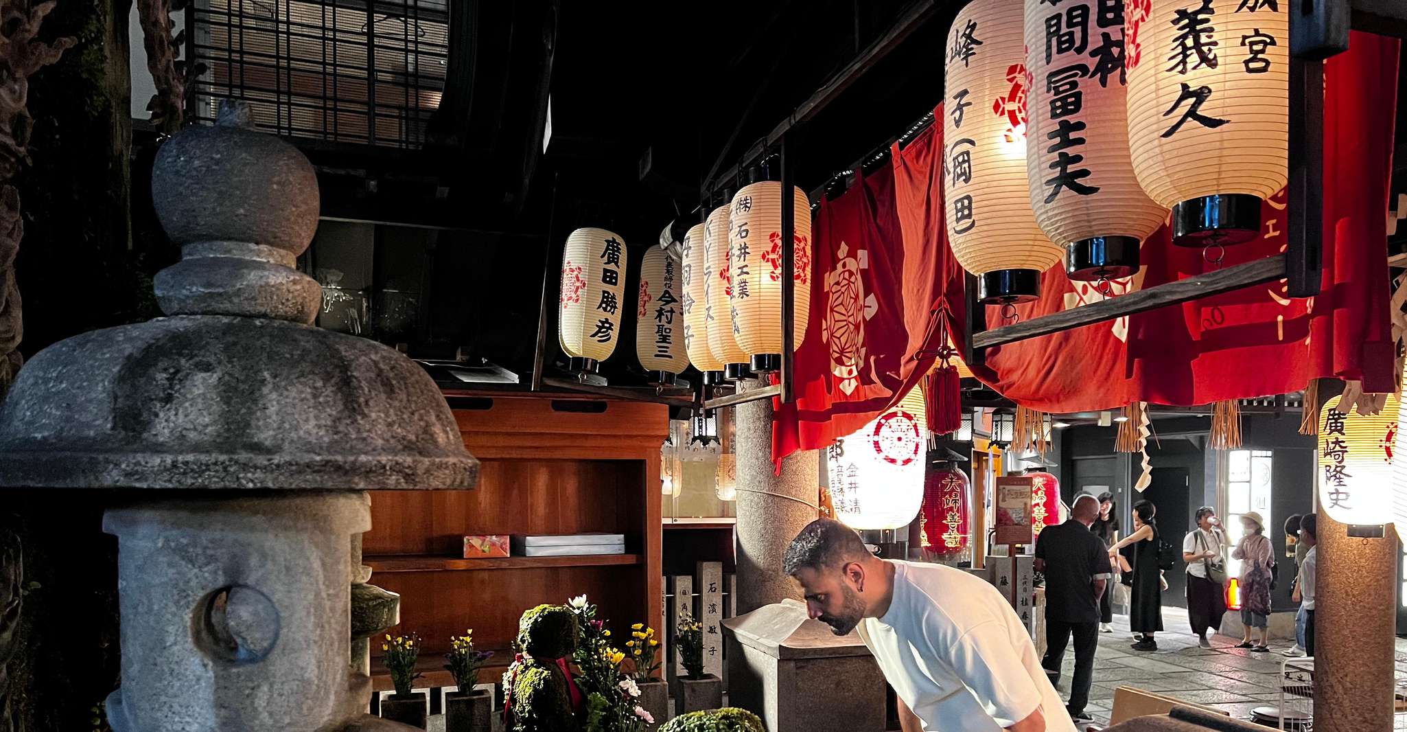 Osaka: Izakaya Bars Guided Walking Tour photo 4