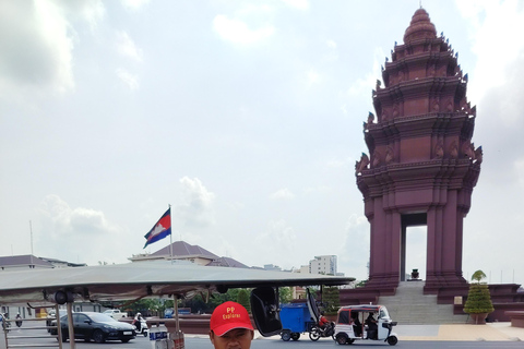 Phnom Penh: Killing Fields & S21 Prison Tour with Pickup